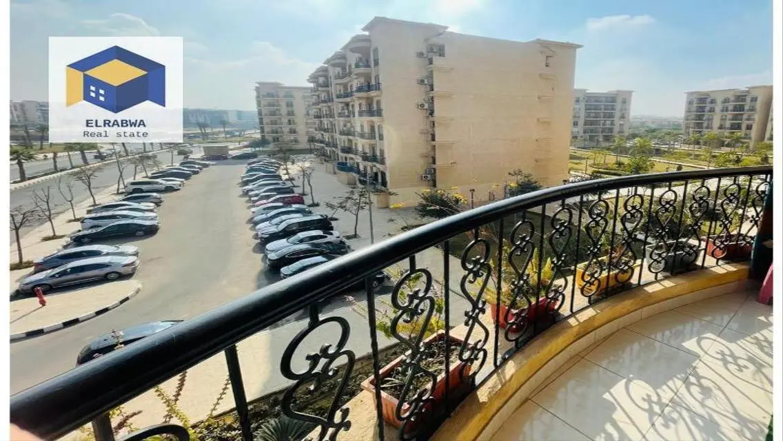 شقة فاخرة بمساحة واسعة في قلب المدينة