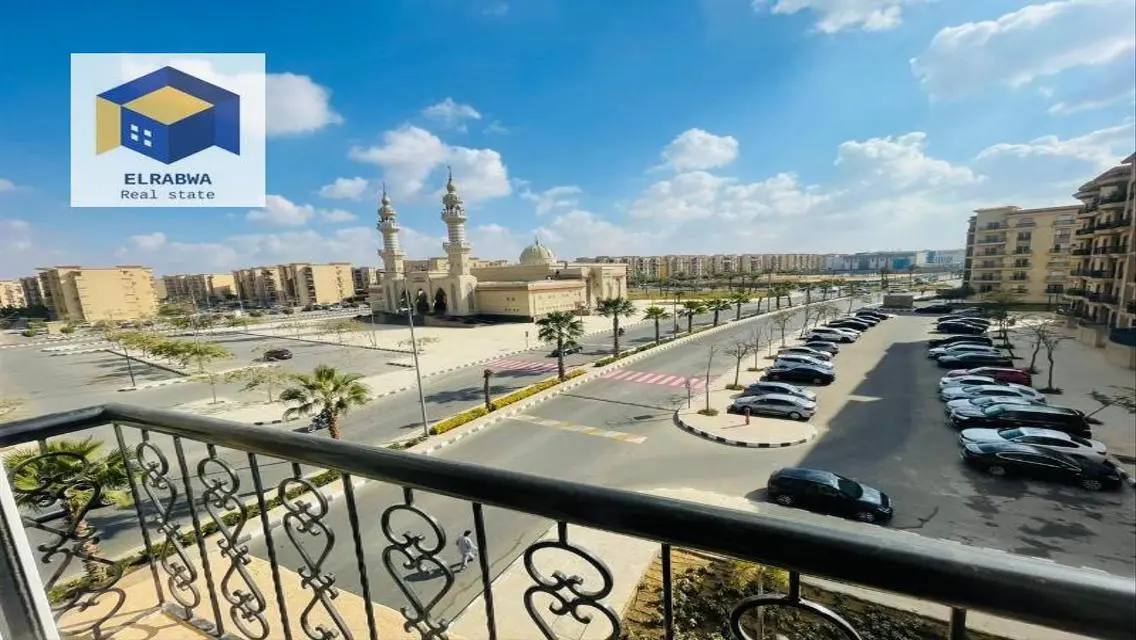شقة فاخرة بمساحة واسعة في قلب المدينة
