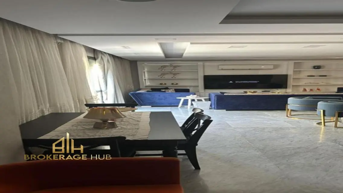 Luxurious Property in the Heart of the City with Exceptional Amenities
