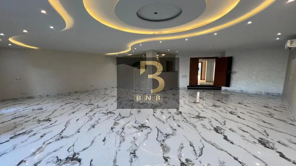 Stunning Villa with Premium Amenities in Prime Location