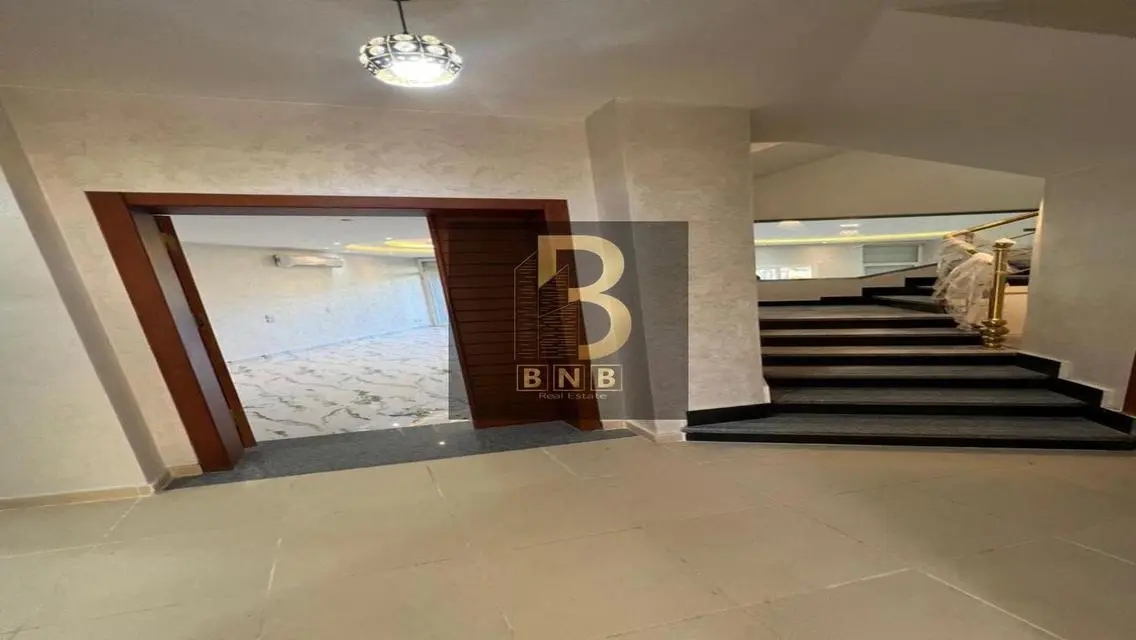 Stunning Villa with Premium Amenities in Prime Location