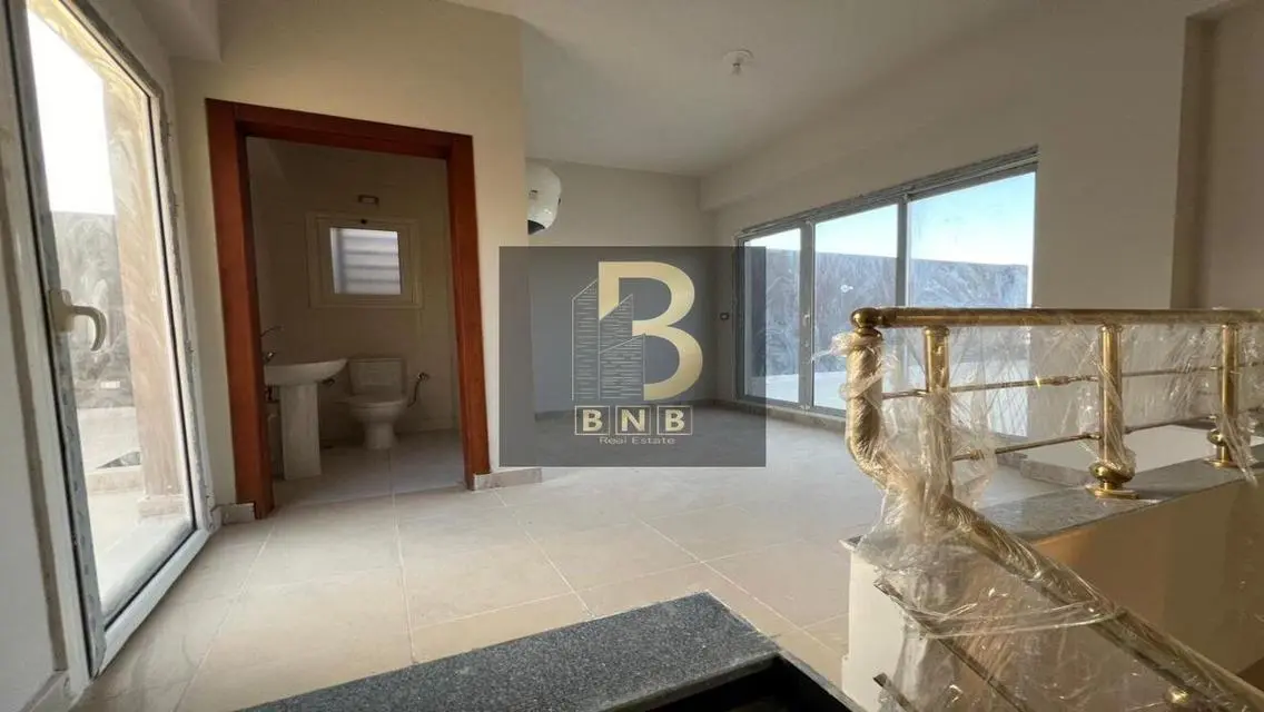 Stunning Villa with Premium Amenities in Prime Location