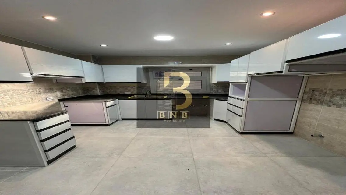 Stunning Villa with Premium Amenities in Prime Location