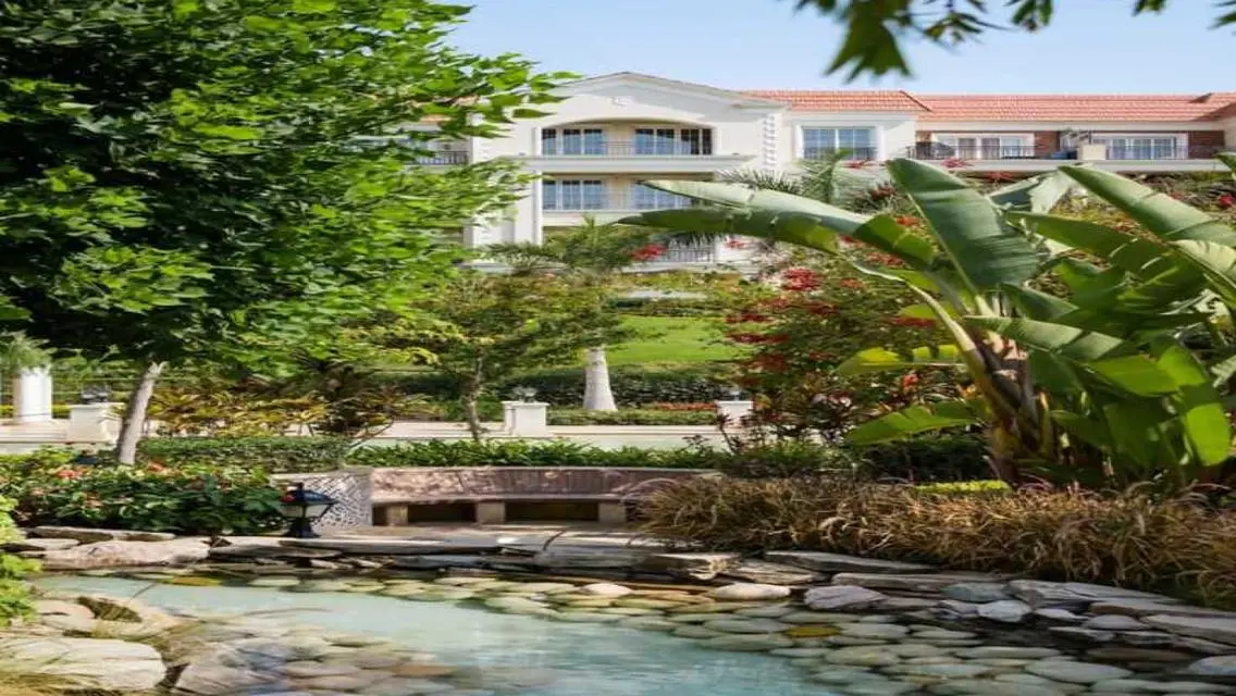 Luxury Villa with Stunning Lake View