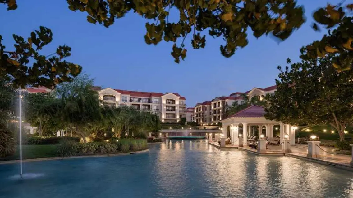 Luxury Villa with Stunning Lake View
