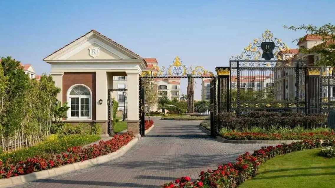 Luxury Villa with Stunning Lake View