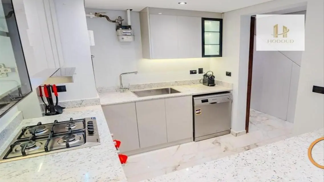Stylish Apartment for Sale with Central Air Conditioning and Security