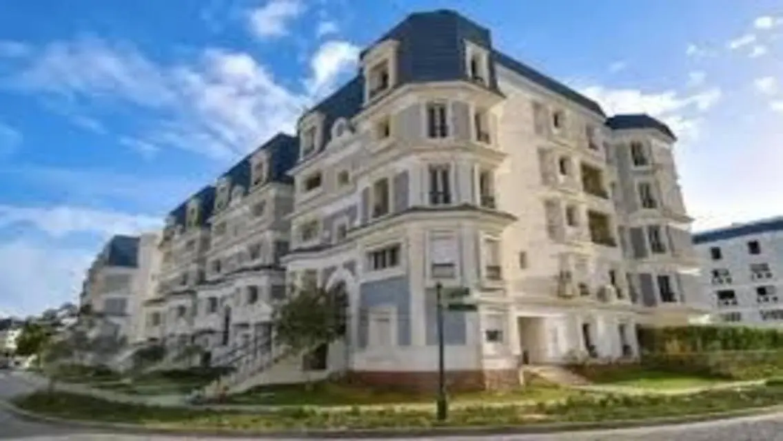 Luxurious 4-Bedroom Apartment with Garden and Pool