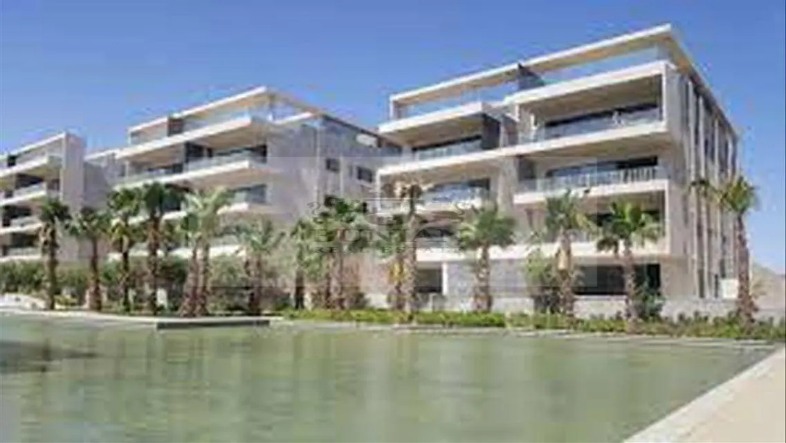 Exceptional House 215 with Spacious Layout and Lake View