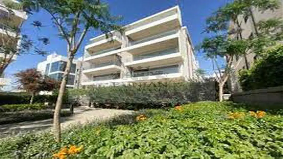 Exceptional House 215 with Spacious Layout and Lake View