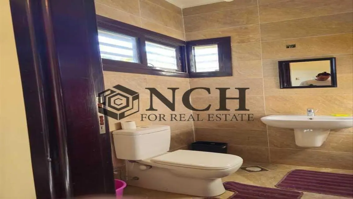 Luxury Villa with Spacious Living and Full Amenities -164-