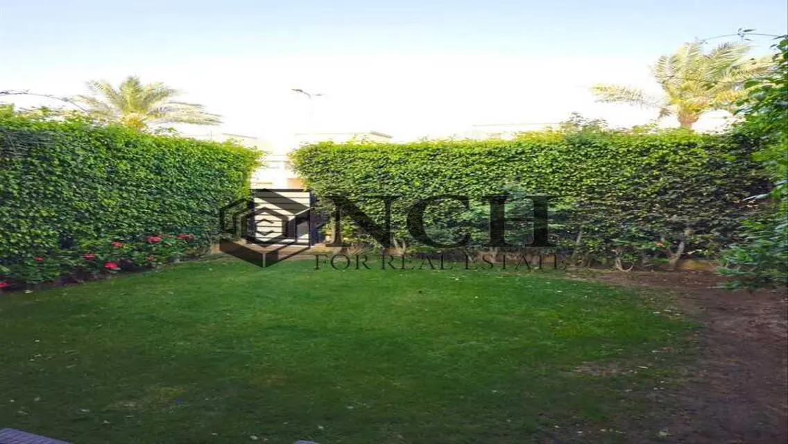 Luxury Villa with Spacious Living and Full Amenities -164-