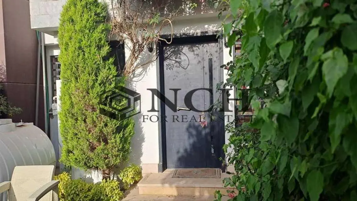 Luxury Villa with Spacious Living and Full Amenities -164-