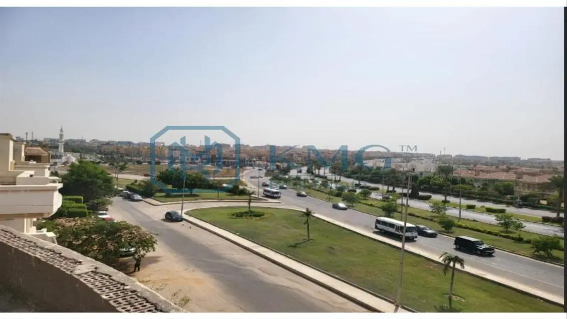 شقة فاخرة في قلب المدينة مع شرفة