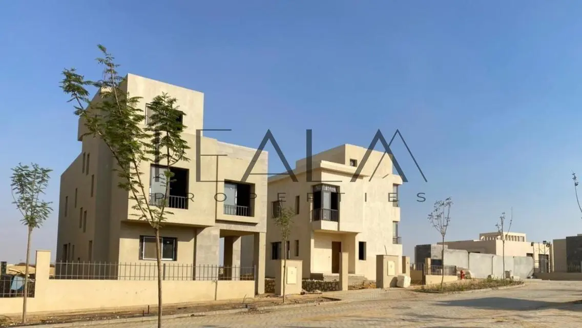 فيلا فاخرة للبيع بمساحة 1502 متر مربع