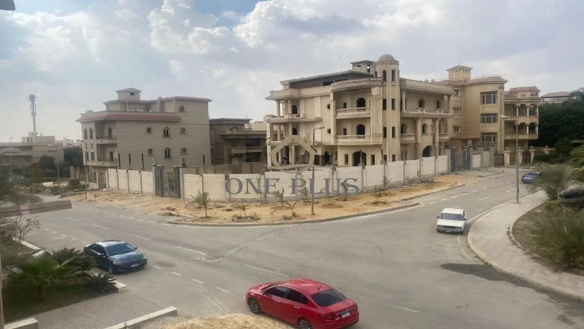 Luxury Apartment of 275 Sq M with Stunning View for Sale