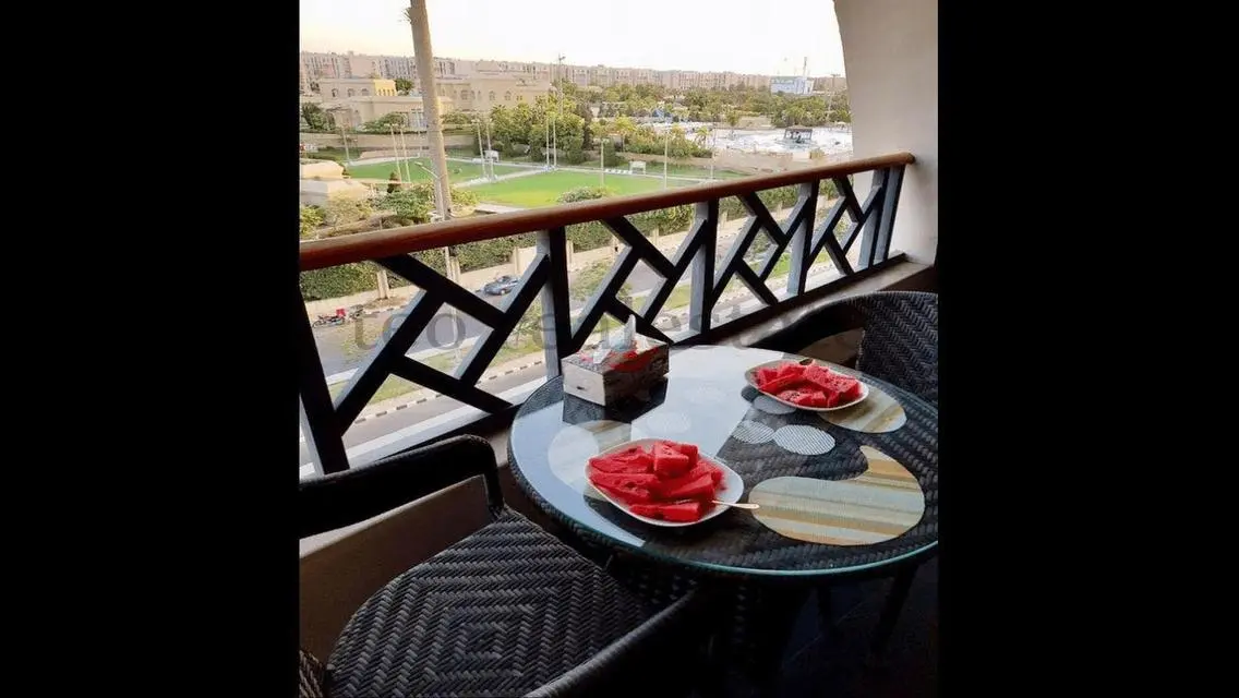 شقه 320م تشطيبات وفرش فندقي للايجار