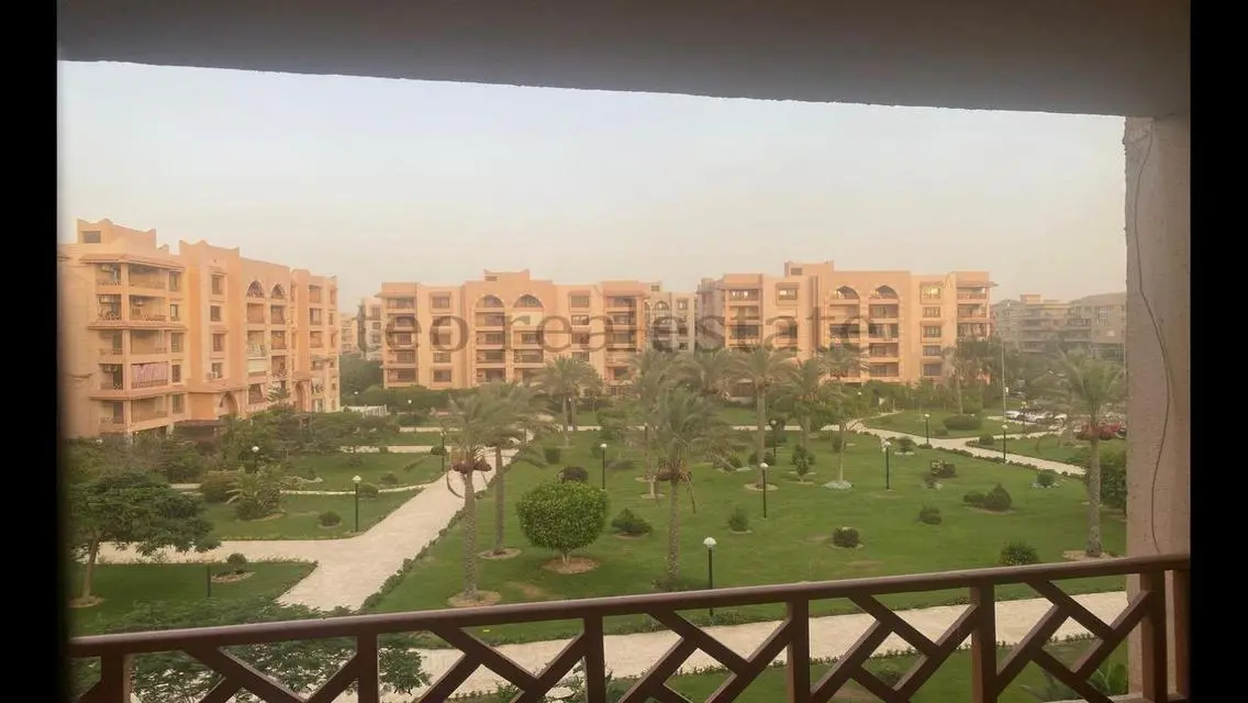 شقه مميزه في الخامسه الجديده فيو جاردن صريح