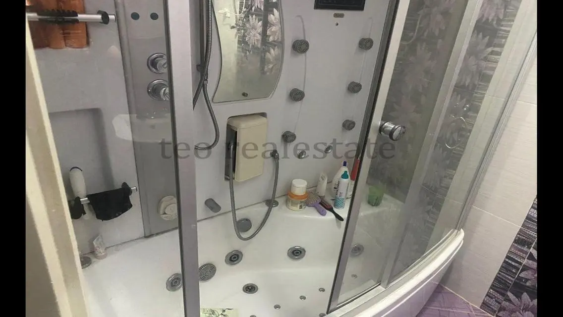 شقه مميزه في الخامسه الجديده فيو جاردن صريح