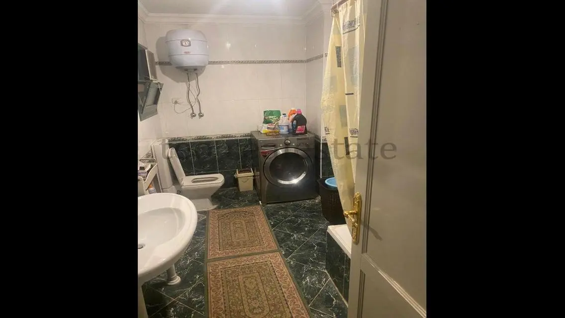 شقه مميزه في الخامسه الجديده فيو جاردن صريح