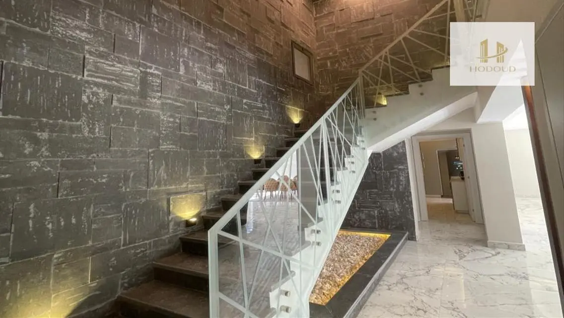 Furnished duplex for rent in Eastown Parks