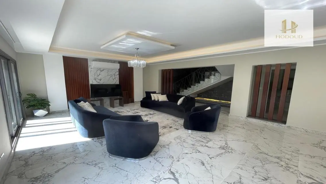 Furnished duplex for rent in Eastown Parks