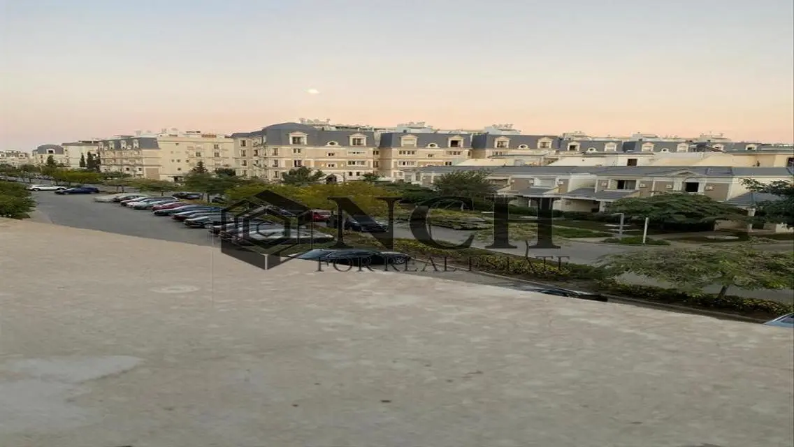 شقة للبيع بإطلالة مزدوجة على جاردن وحمام السباحة