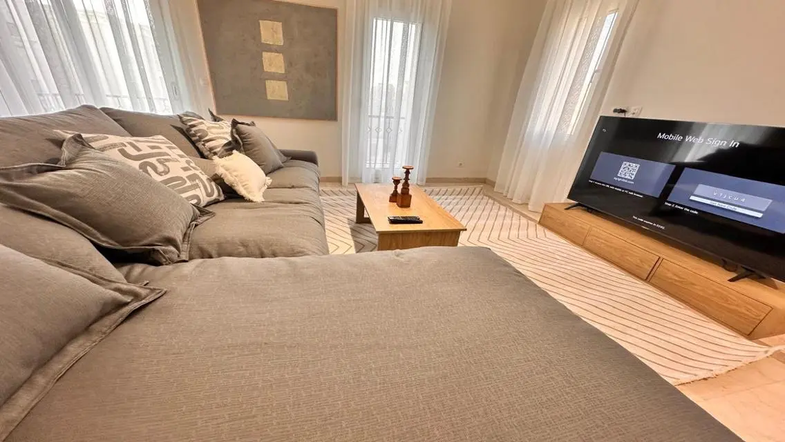 Apartment brand new swimming pool boulevard 