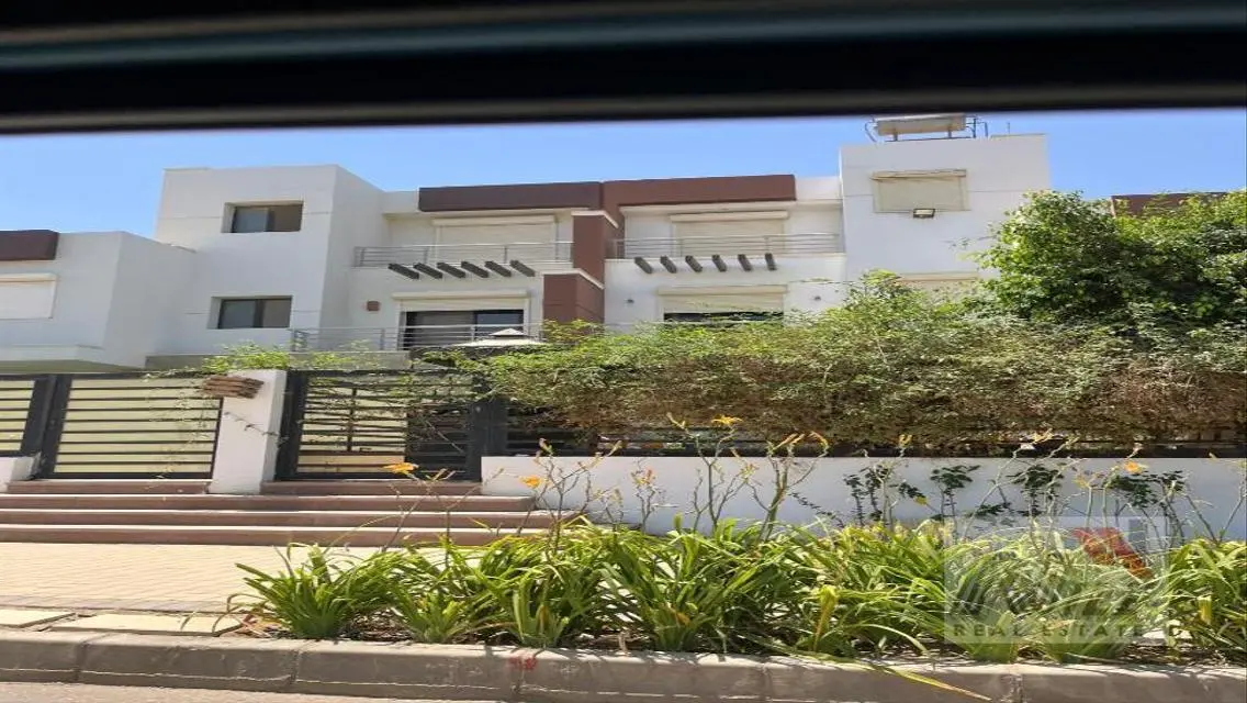 تاون هاوس كورنر للبيع استلام فوري فيو لاندسكيب