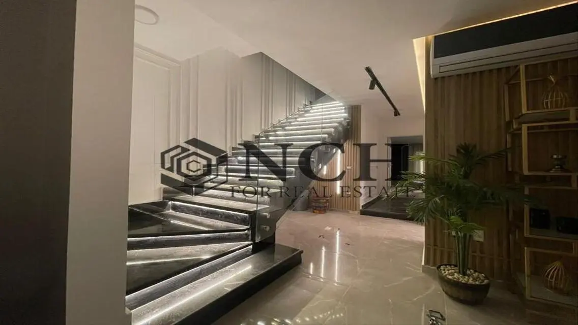 PENTHOUSE 169M FOR SALE | PRIME LOCATION LAKE VIEW