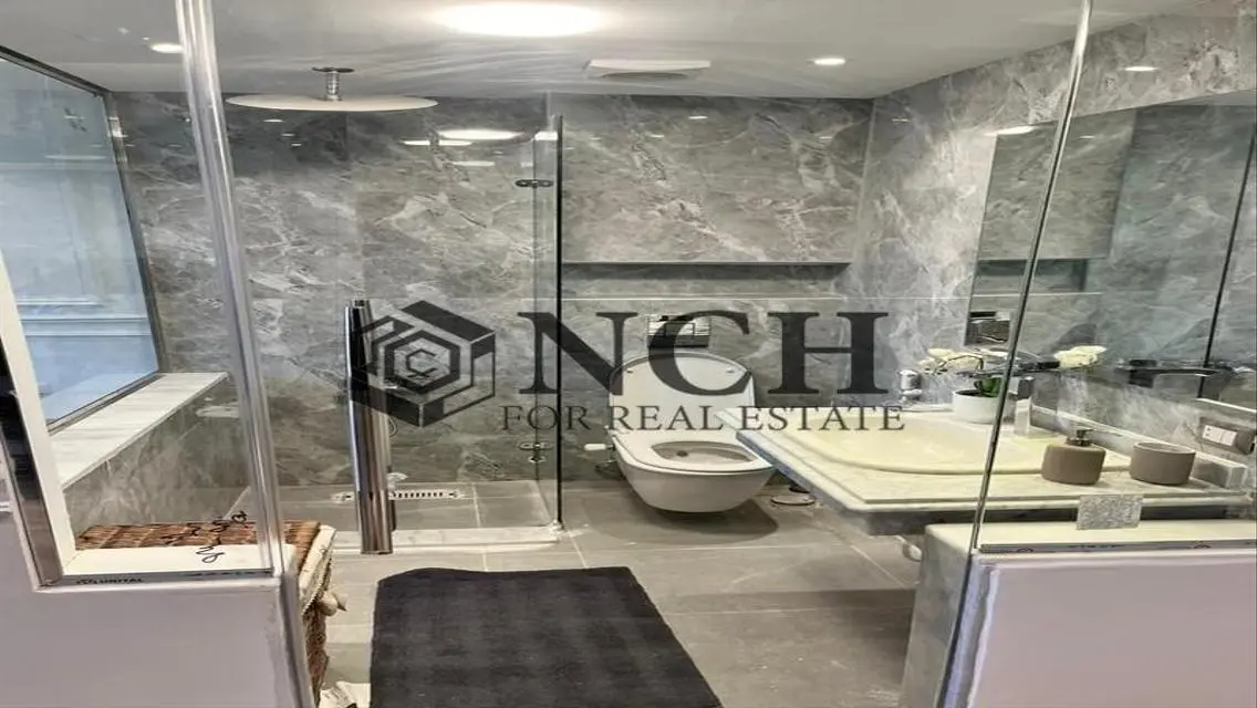 PENTHOUSE 169M FOR SALE | PRIME LOCATION LAKE VIEW