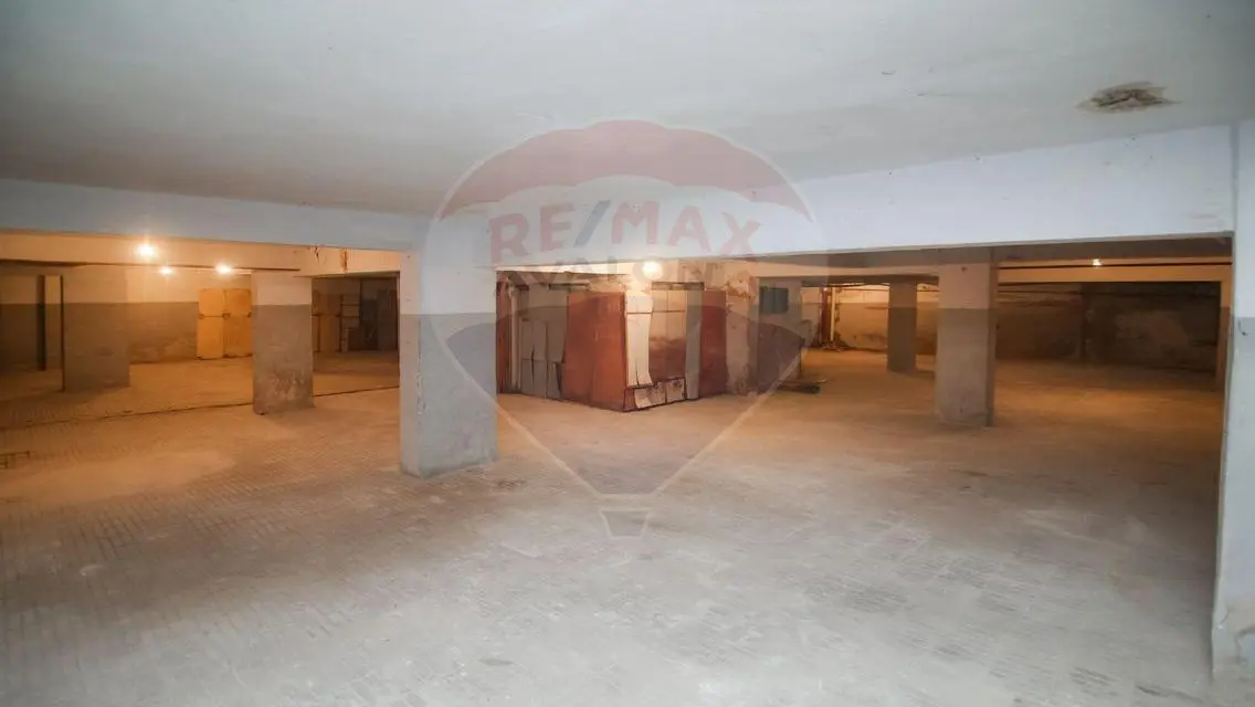 -600- Unique Property