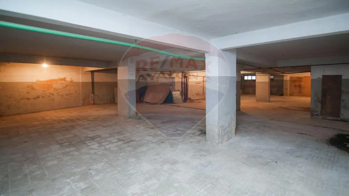-600- Unique Property