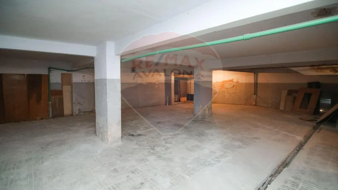 -600- Unique Property