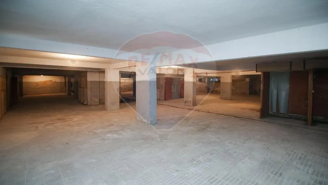 -600- Unique Property