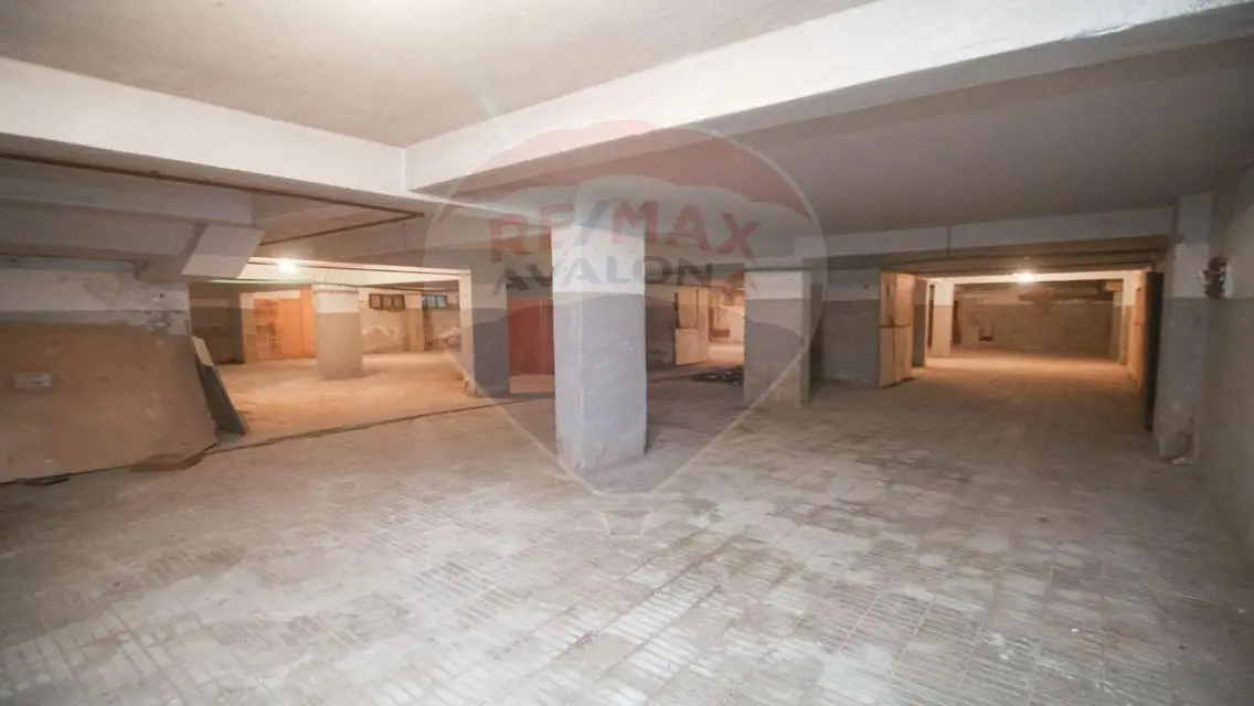 -600- Unique Property