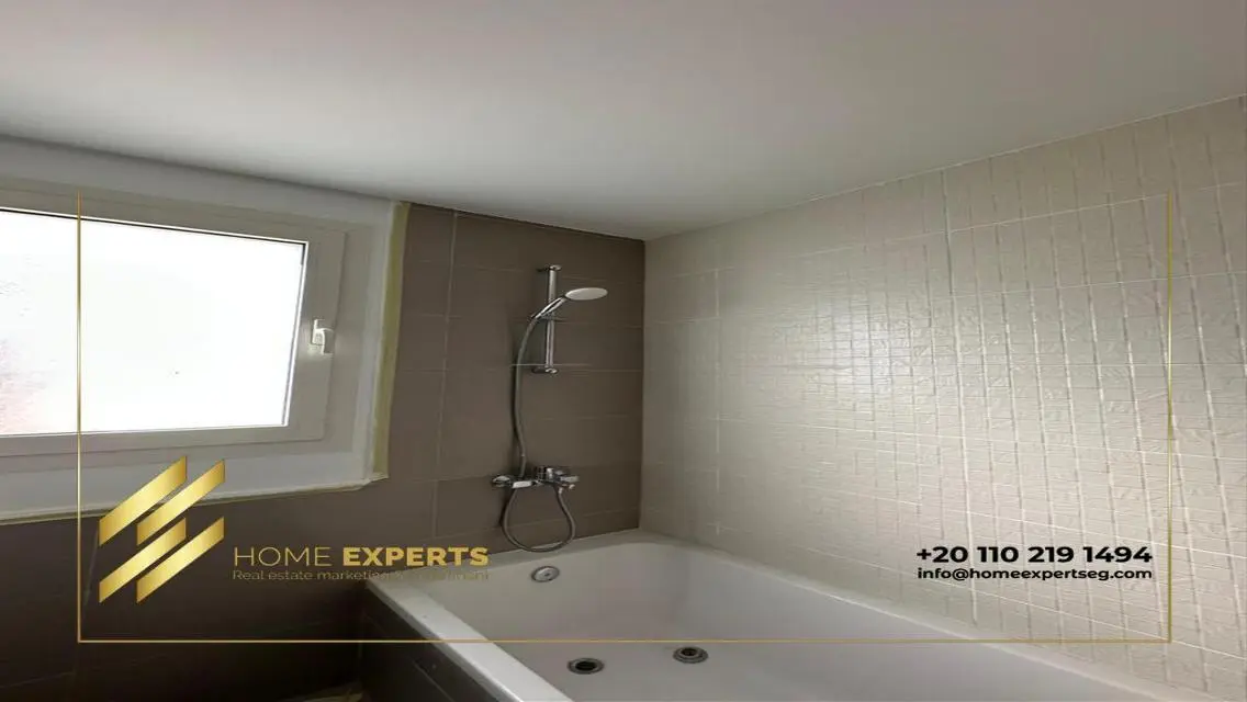 Twin House with garden for rent in Celesta Uptown