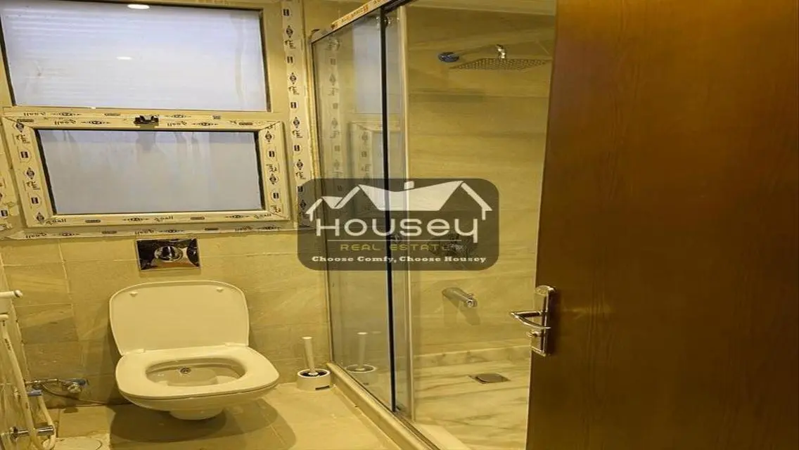 Studio Apt - immediate rent - Village Gate