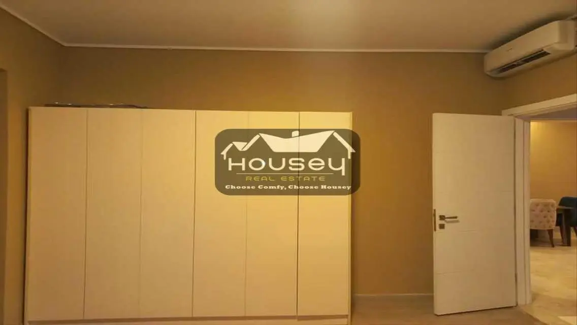 with Garden - Studio Apt - immediate rent - Village Gate