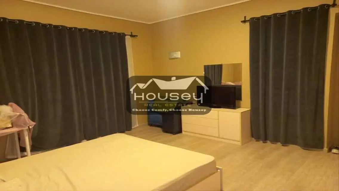 with Garden - Studio Apt - immediate rent - Village Gate