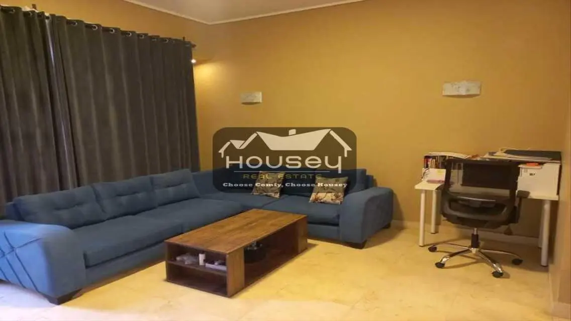 with Garden - Studio Apt - immediate rent - Village Gate