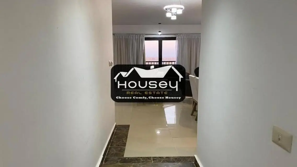 1st hand - Perfect color pallete- Rent Now!