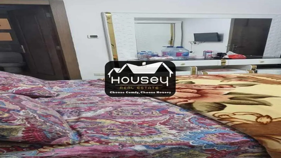 1st hand - Perfect color pallete- Rent Now!