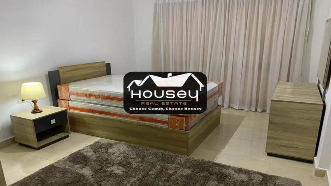 1st hand - Perfect color pallete- Rent Now!