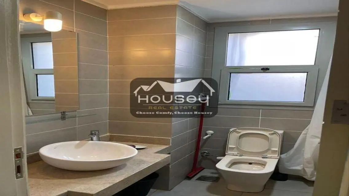Fully furnished - Studio Apt - immediate rent - Village Gate