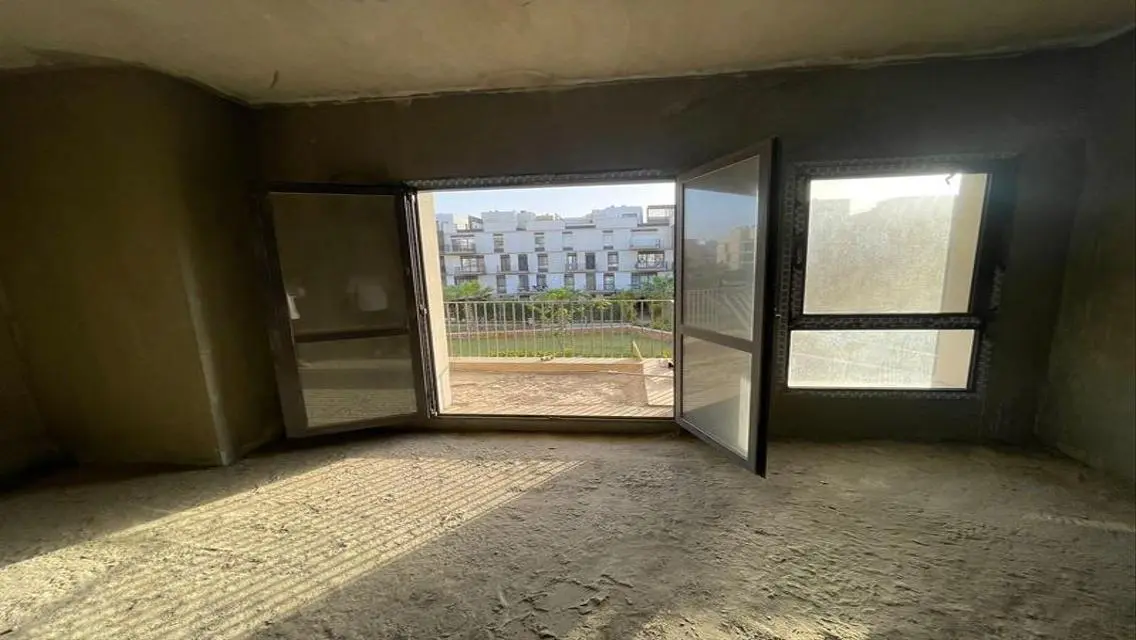 شقه للبيع نصف تشطيب ڤيو لاند سكيب
