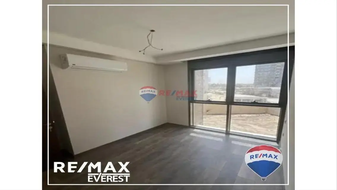 Apartment in a prime location and view -Zed Towers