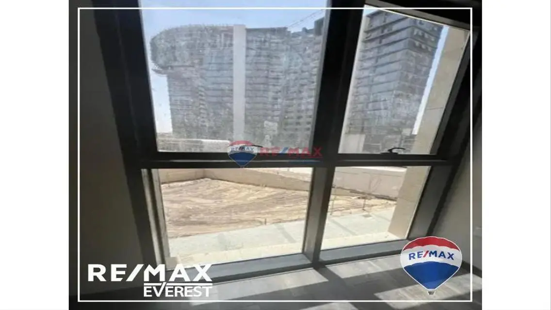 Apartment in a prime location and view -Zed Towers