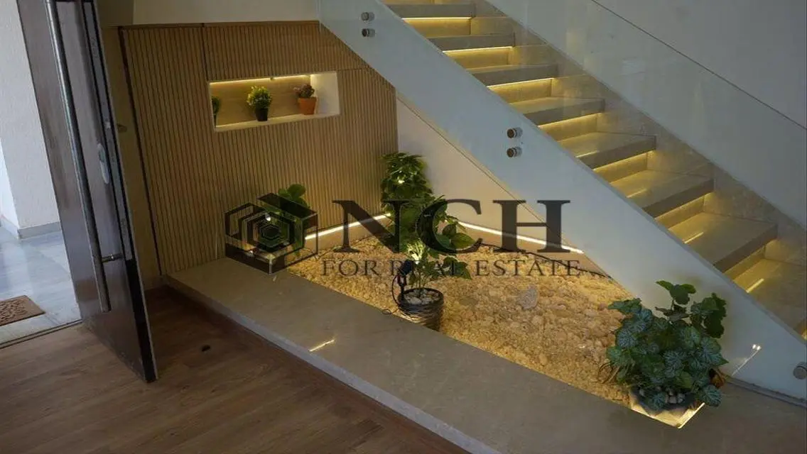 ELEGANT PENTHOUSE 266M WITH PRIVATE POOL FOR RENT