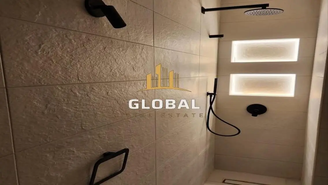 شقه بجاردن اول استخدام نصف فرش بمطبخ مفتوح